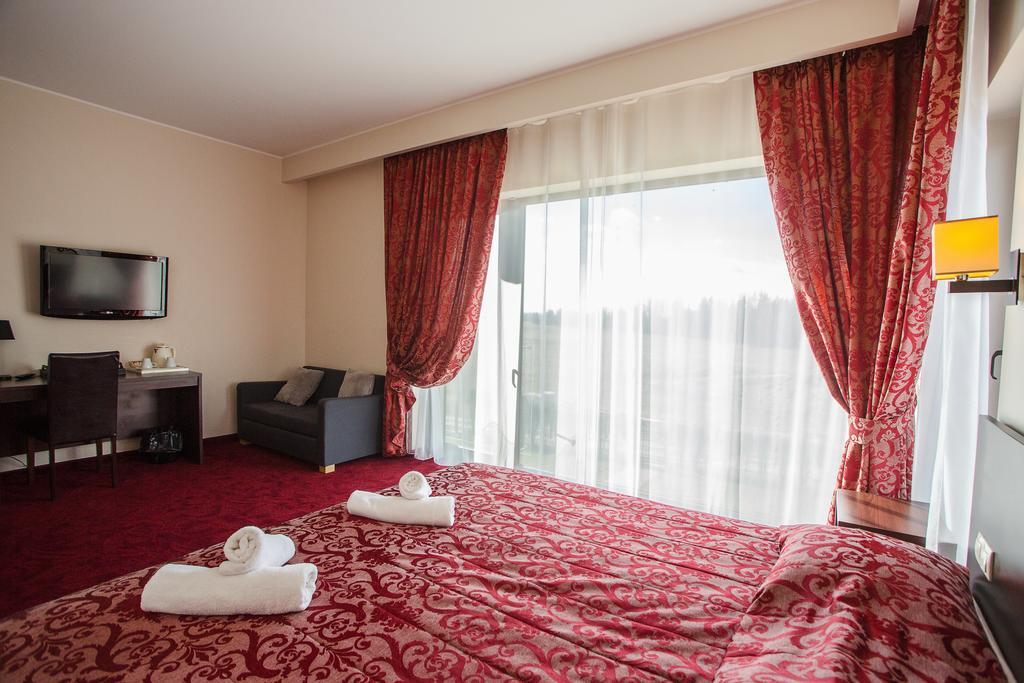 Rezidencija Grizulo Ratai Guest House Sasnava Ngoại thất bức ảnh
