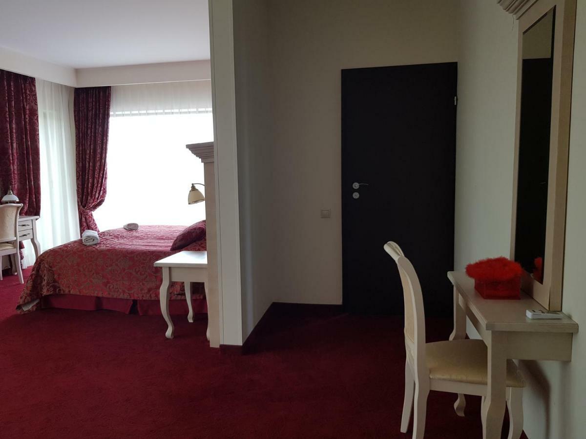 Rezidencija Grizulo Ratai Guest House Sasnava Ngoại thất bức ảnh