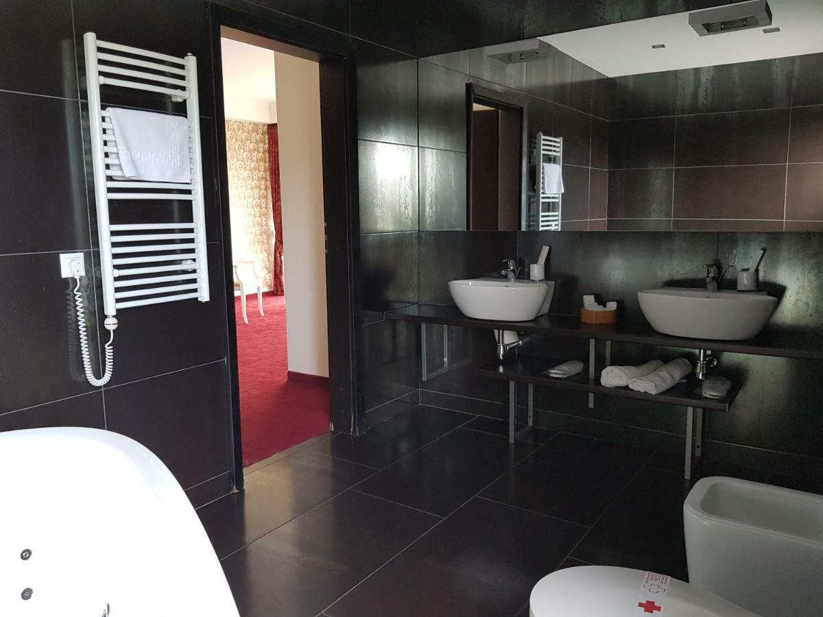 Rezidencija Grizulo Ratai Guest House Sasnava Ngoại thất bức ảnh