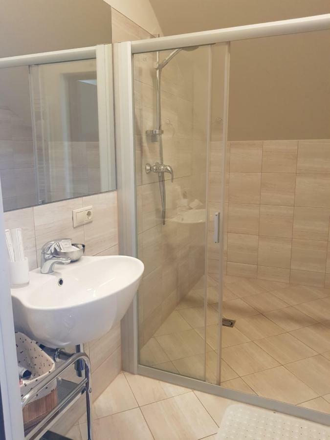 Rezidencija Grizulo Ratai Guest House Sasnava Ngoại thất bức ảnh